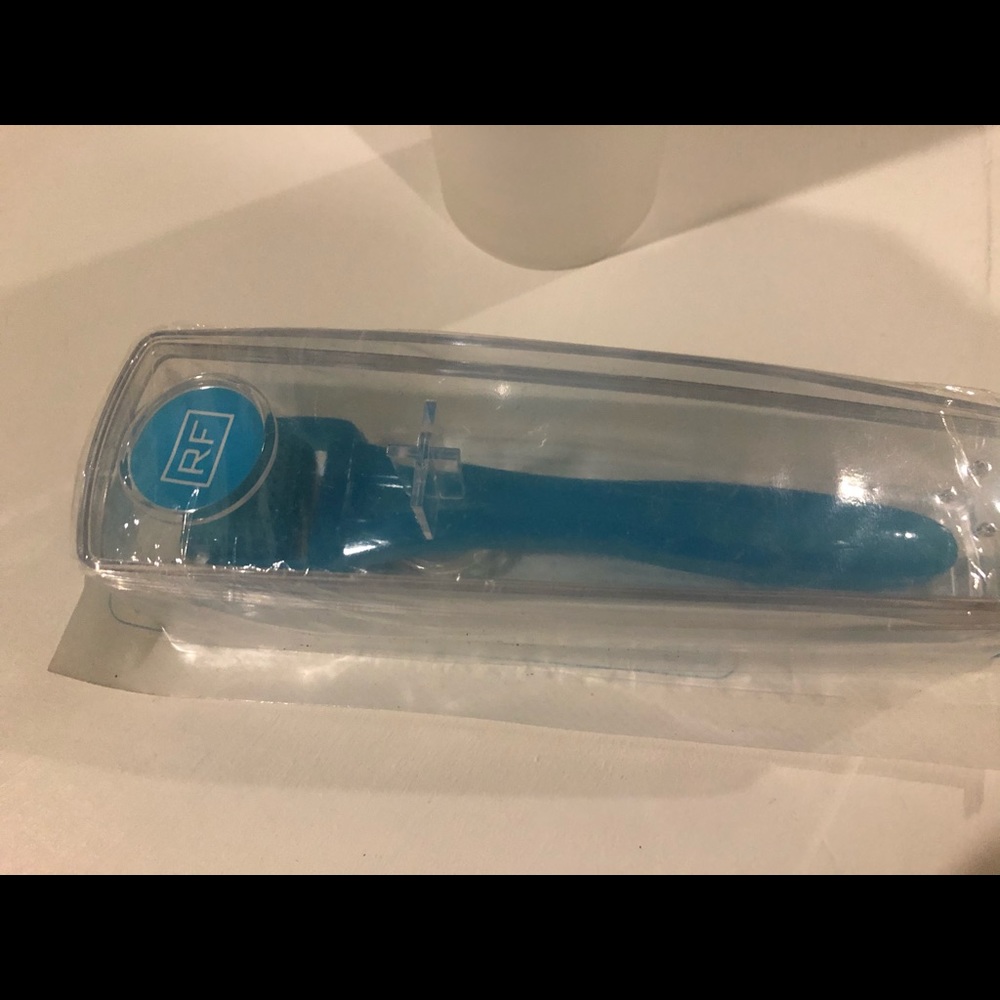 Rodan and fields roller - Picture 3 of 3